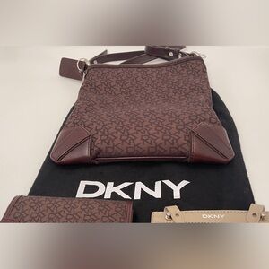 Vintage DKNY Chocolate Crossbody Bag w/ matching wallet and removable pocket